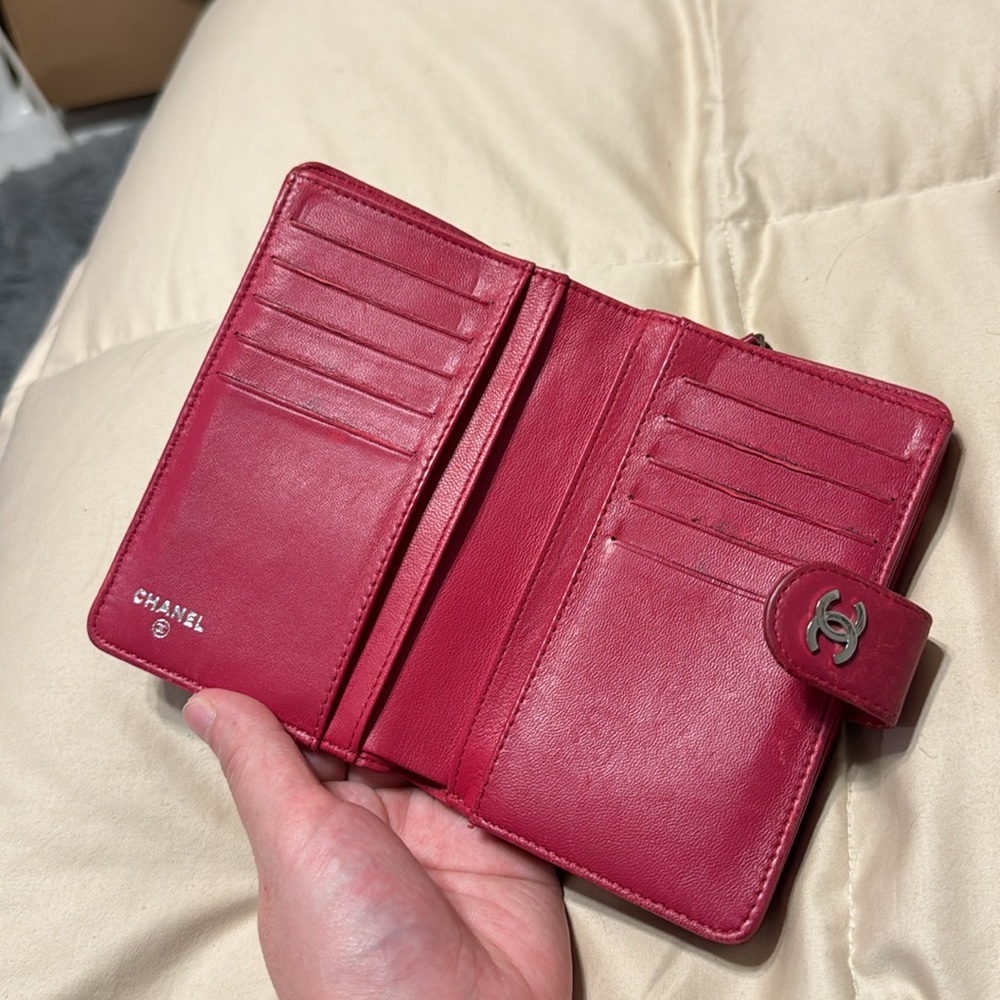 CHANEL • CC French Lambskin Wallet (RARE COLOR) - Picture 3 of 12